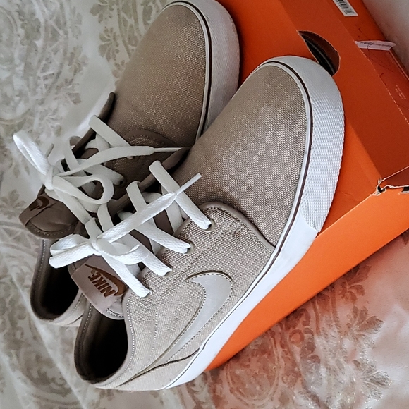 Mens casual nike - Picture 3 of 3